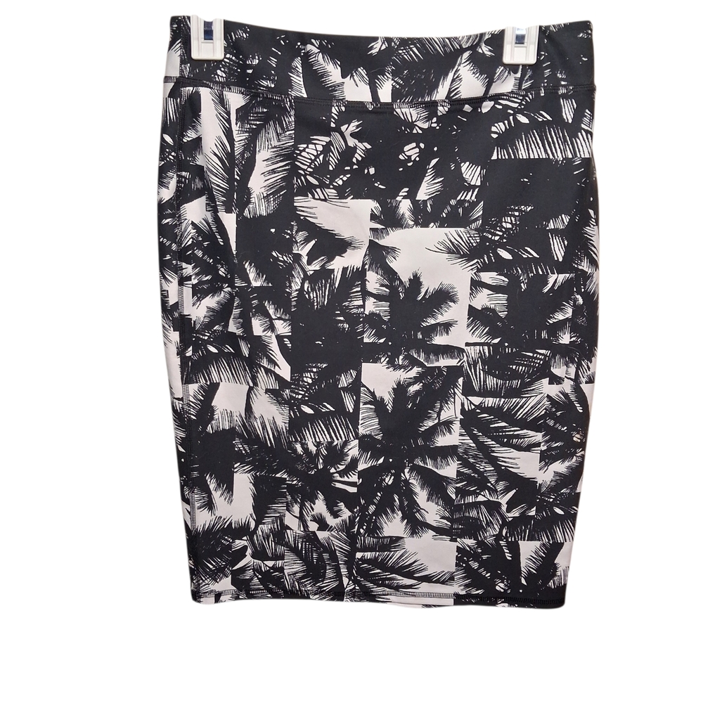 Fabletics Cora Knee Length Skirt Sz M Black/White Palm Print Minimalist Casual